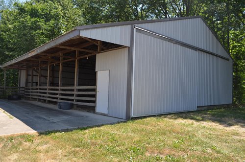 Property photo 1 - 21 Acre Modern Country Estate